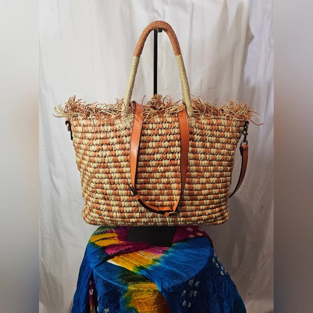 NWTs Patricia Nash Villora Woven straw tote bag with artisan leather details. - Picture 2 of 6